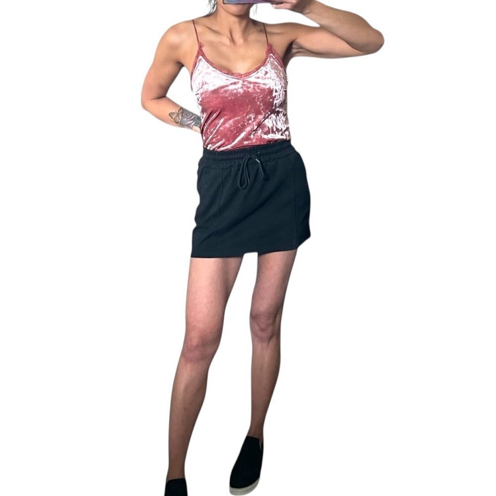 𝐊𝐈𝐌𝐂𝐇𝐈 𝐁𝐋𝐔𝐄 Blush Velvet Camisole